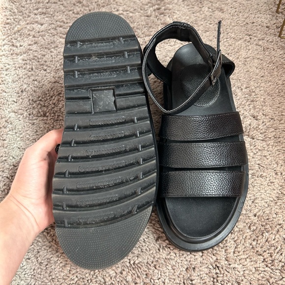 Black chunky strappy sandals - Picture 2 of 3